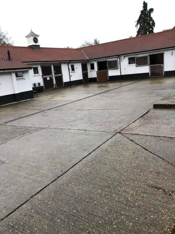Mount-farm-livery-in-denham-london-horse-riding Mount-farm-livery-in-denham-london-horse-riding